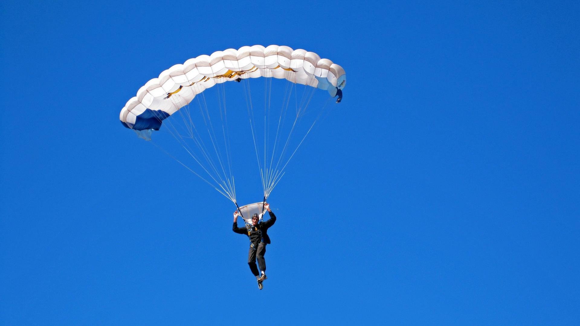 艾比·德尔福：南非队中场与后防线的桥梁，为队友创造机会，艾比德什么意思